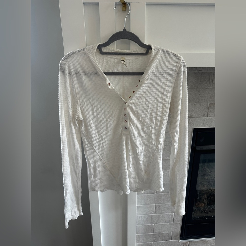 Free People White Long Sleeve fitted top| size large